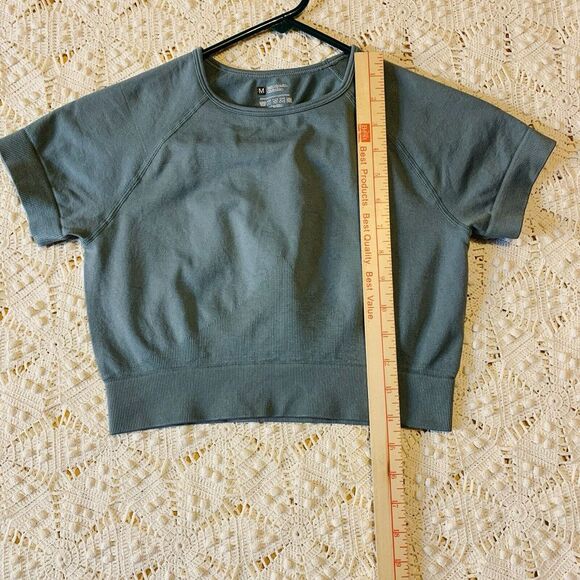 Women's (M) Blue Turquoise Workout Crop Top - Short Sleeve Ribbed Bust Detail - Picture 4 of 7